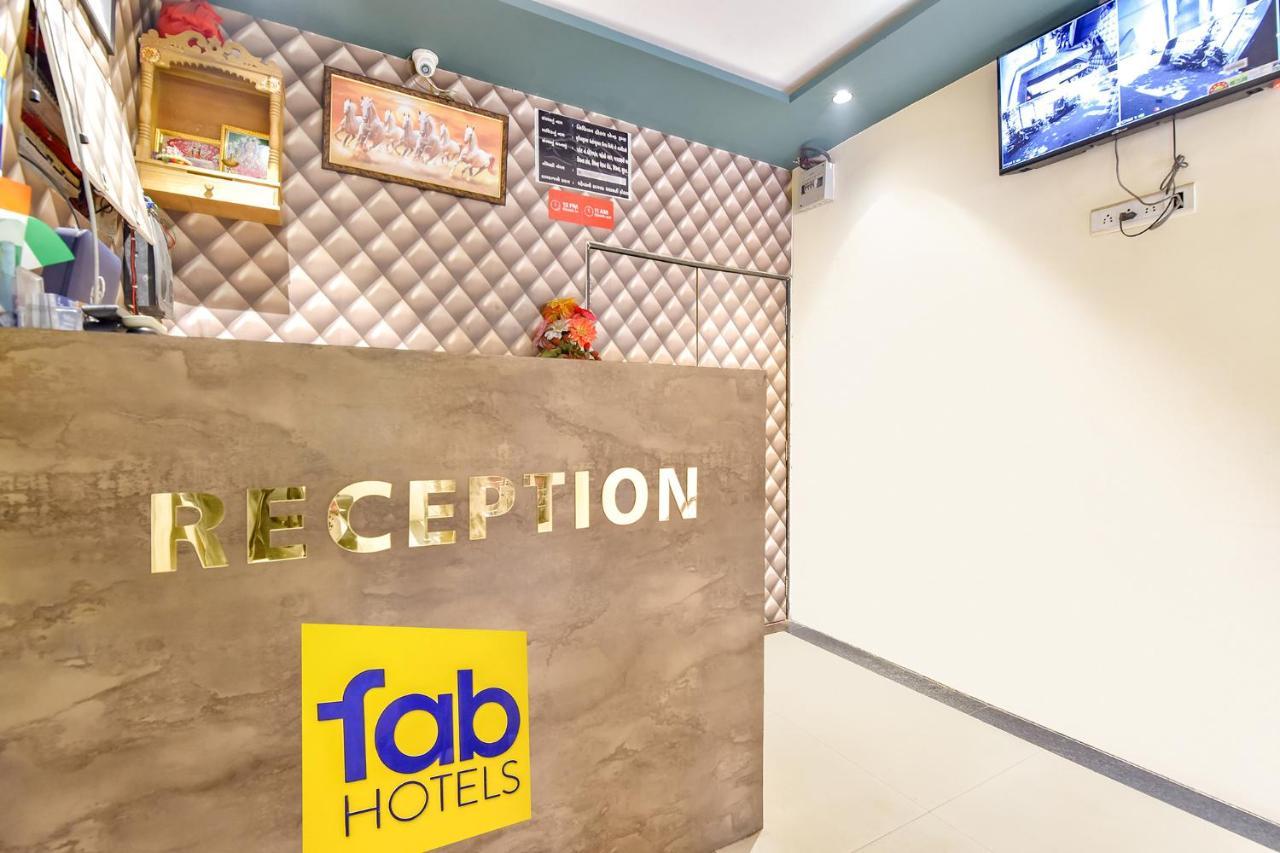Fabhotel Nidhivan, Udhna Junction Surat Esterno foto